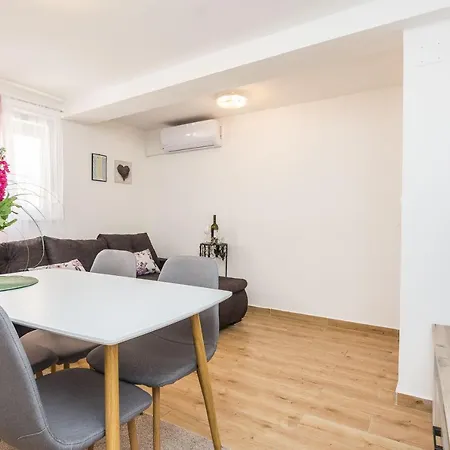 Cosy Near The Sport Center And Exercise Park Visnjik - *