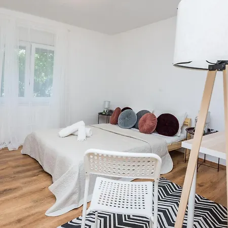 Apartament Cosy Near The Sport Center And Exercise Park Visnjik - *