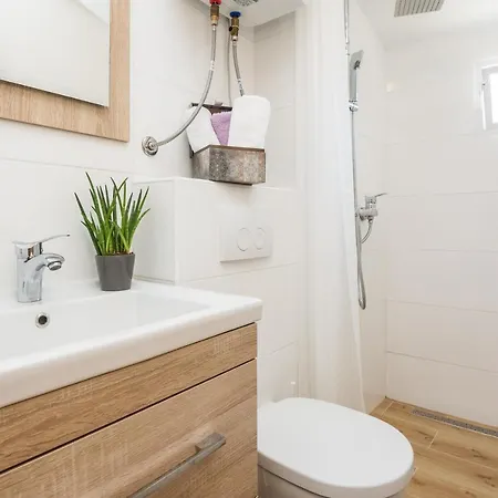 Cosy Near The Sport Center And Exercise Park Visnjik - Apartament *