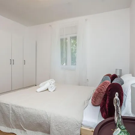 Cosy Near The Sport Center And Exercise Park Visnjik -