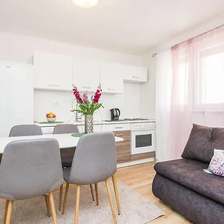 Cosy Near The Sport Center And Exercise Park Visnjik - * Zadar