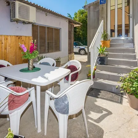 Cosy Near The Sport Center And Exercise Park Visnjik -